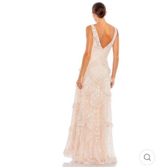 Mac Duggual Sequined Scallop Ruffle Tiered V Neck 9162 Gown - Blush Size 22 NWT - Picture 2 of 10